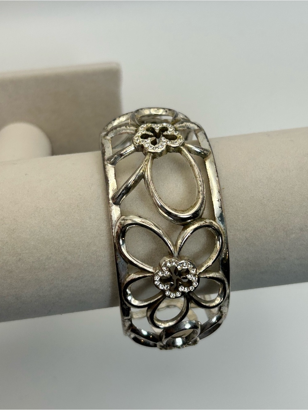 Brighton Infinity Flower Bangle Bracelet Silver Plated Clear Crystals Chunky - Picture 3 of 11